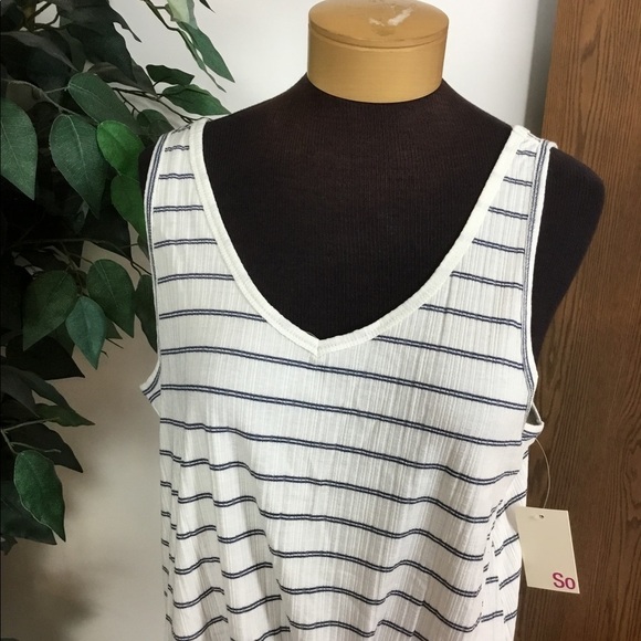 So XL blue/white stripe double v neck tank top (knotted front can be und… - Picture 3 of 9